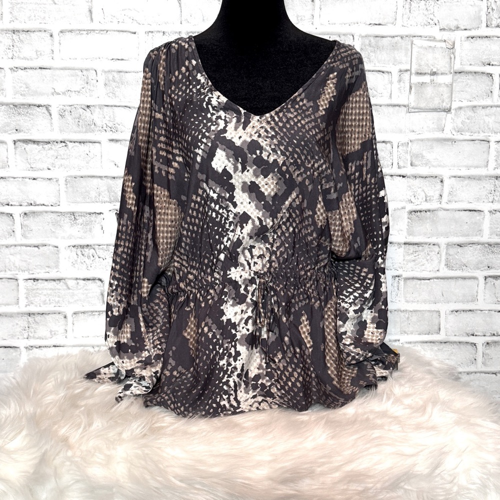 Elegant Women's Patterned‎ Top